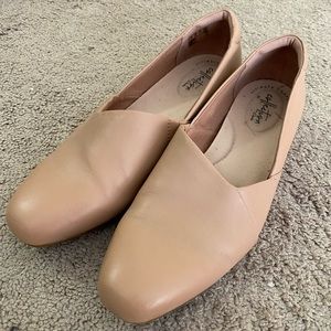 Clarks Light Pink Small Heel Flats